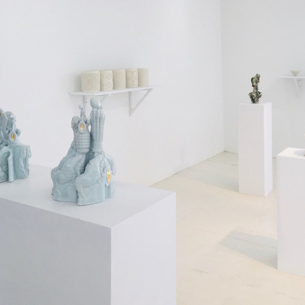 Between Technology and Craft 1