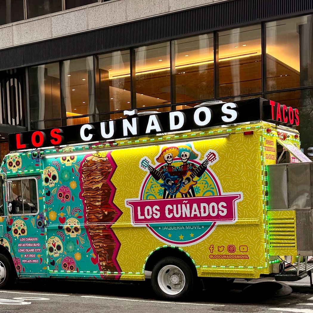 Los Cuñados Taqueria Movil 3
