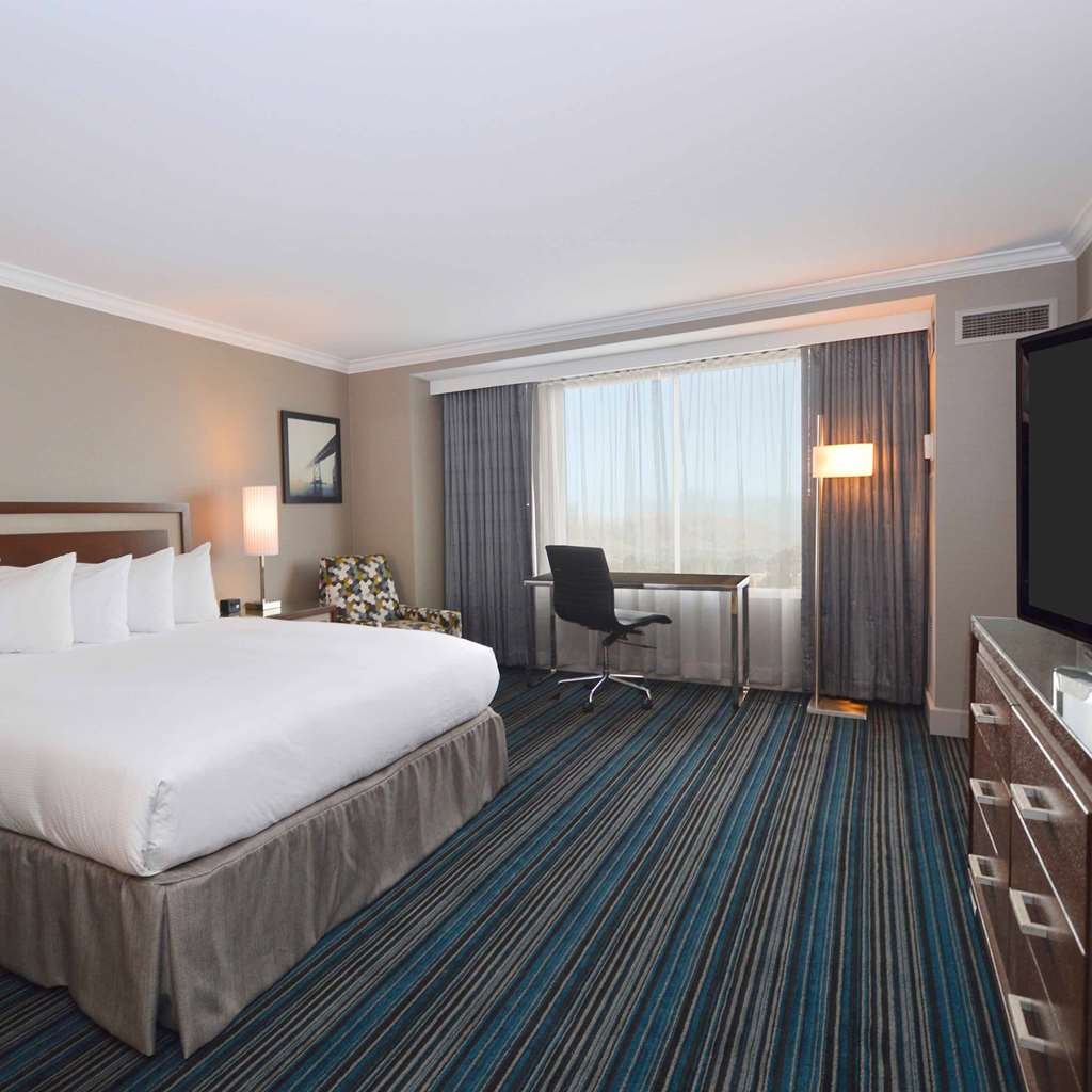 DoubleTree by Hilton Hotel Newark - Fremont 2