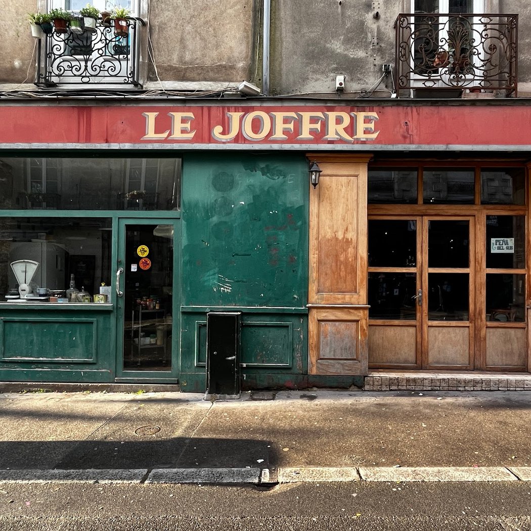 Le Joffre Pub 2