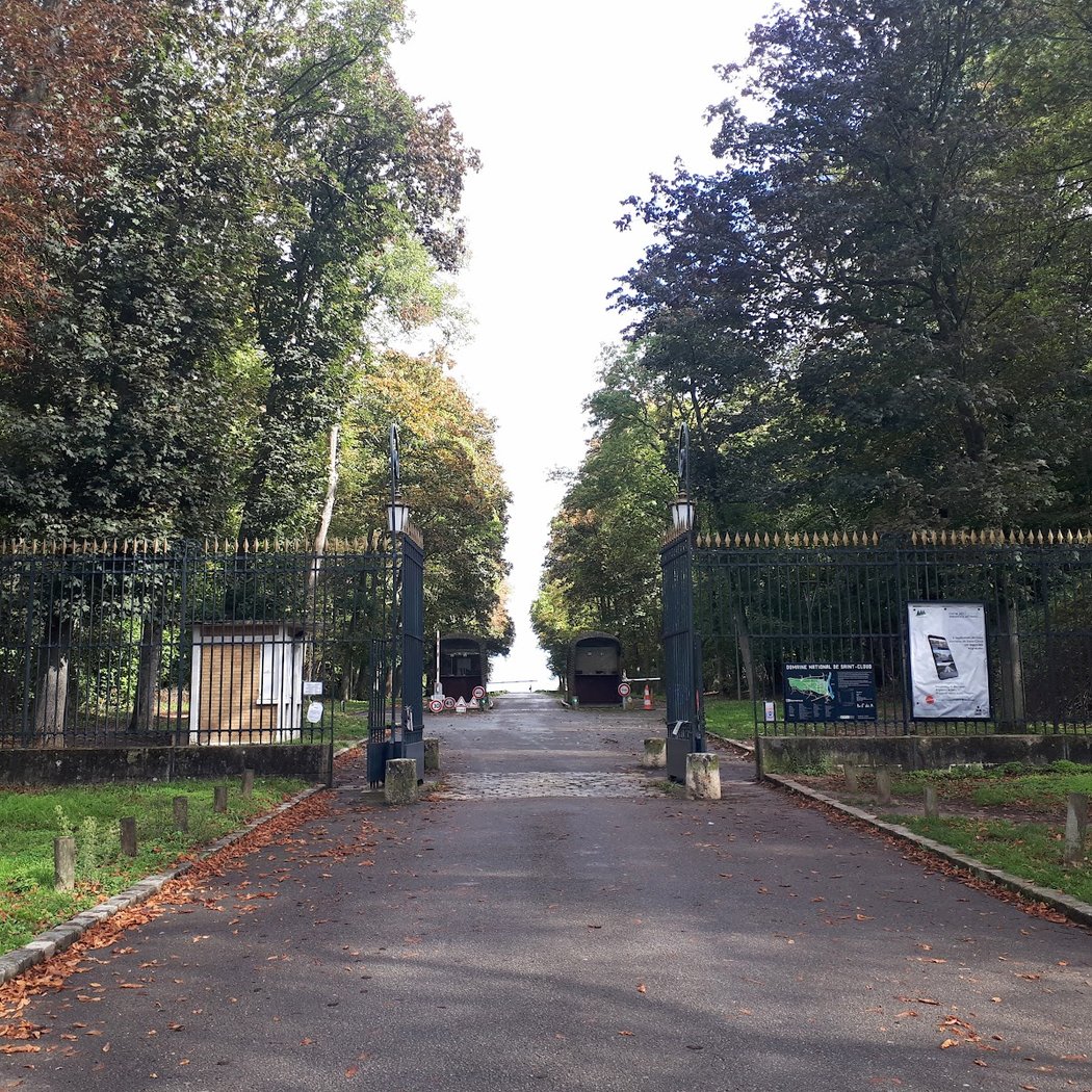 Ville-d'Avray Gate 3