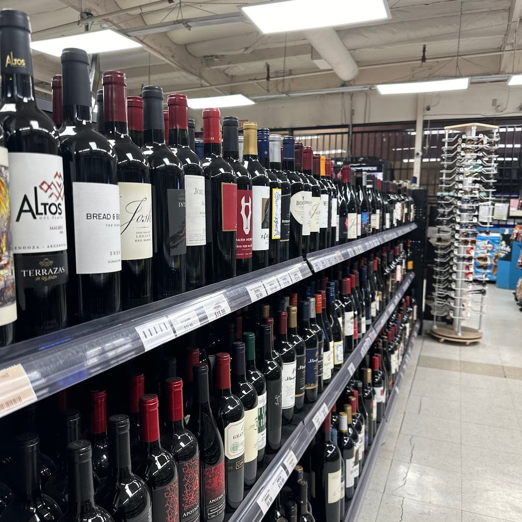 Bob's Discount Liquor 3