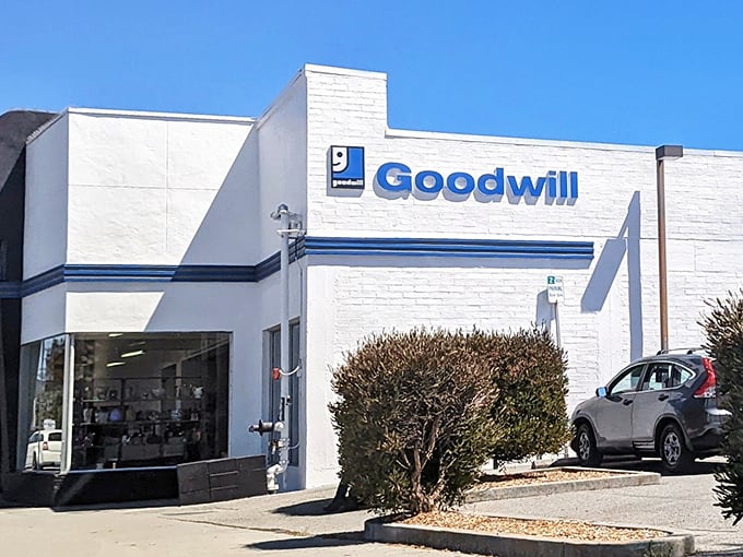 Goodwill Store & Donation Center 2