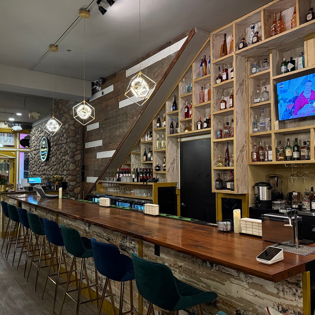 Delhi to Kathmandu, Restaurant & Bar 2