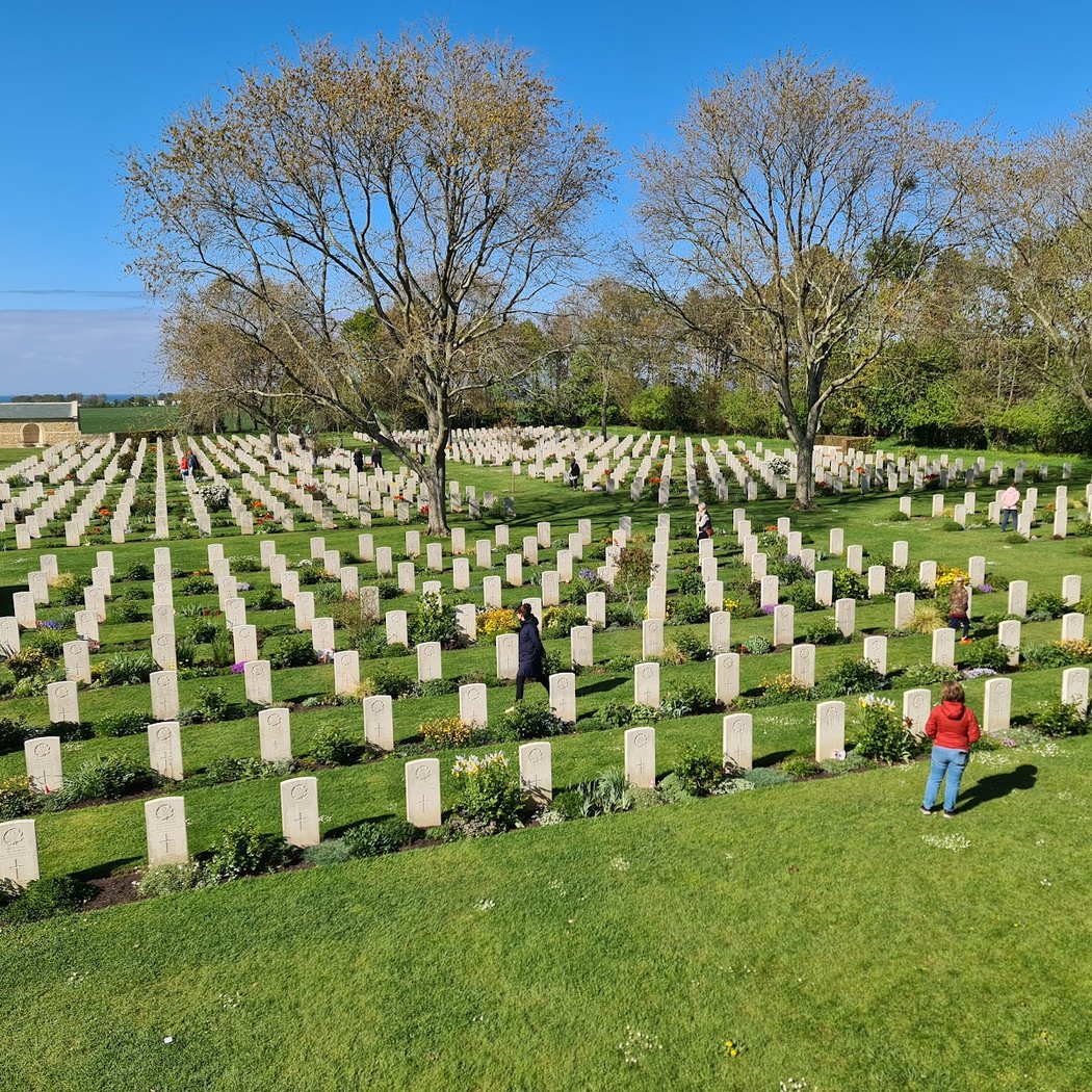 Bény-sur-Mer Canadian War Cemetery 2