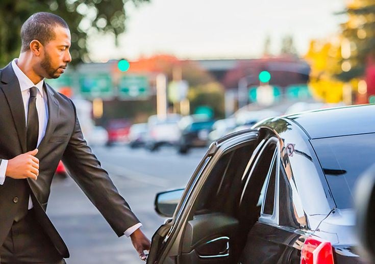 Private Chauffeur - AMANI LIMOUSINES 1