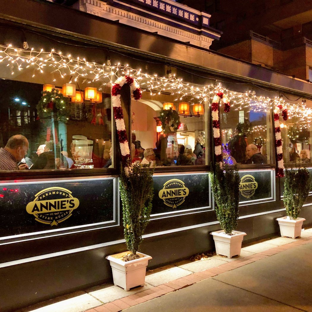 Annie's Paramount Steak House 1
