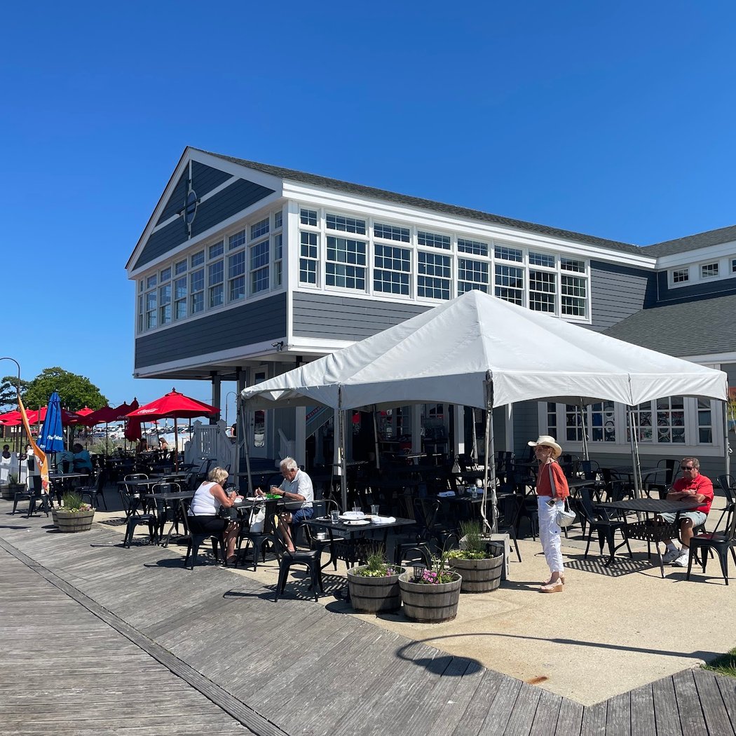 Captain's Table Restaurant 3