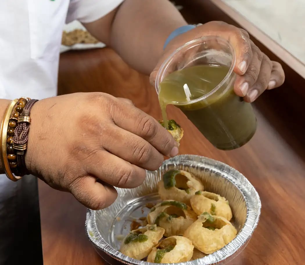 Desi Bites Cafe (S Richmond Hill) 2