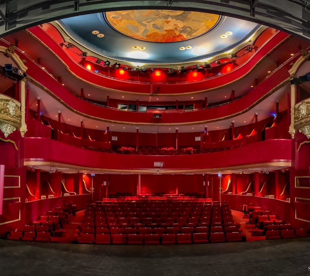 Armand Municipal Theater 1