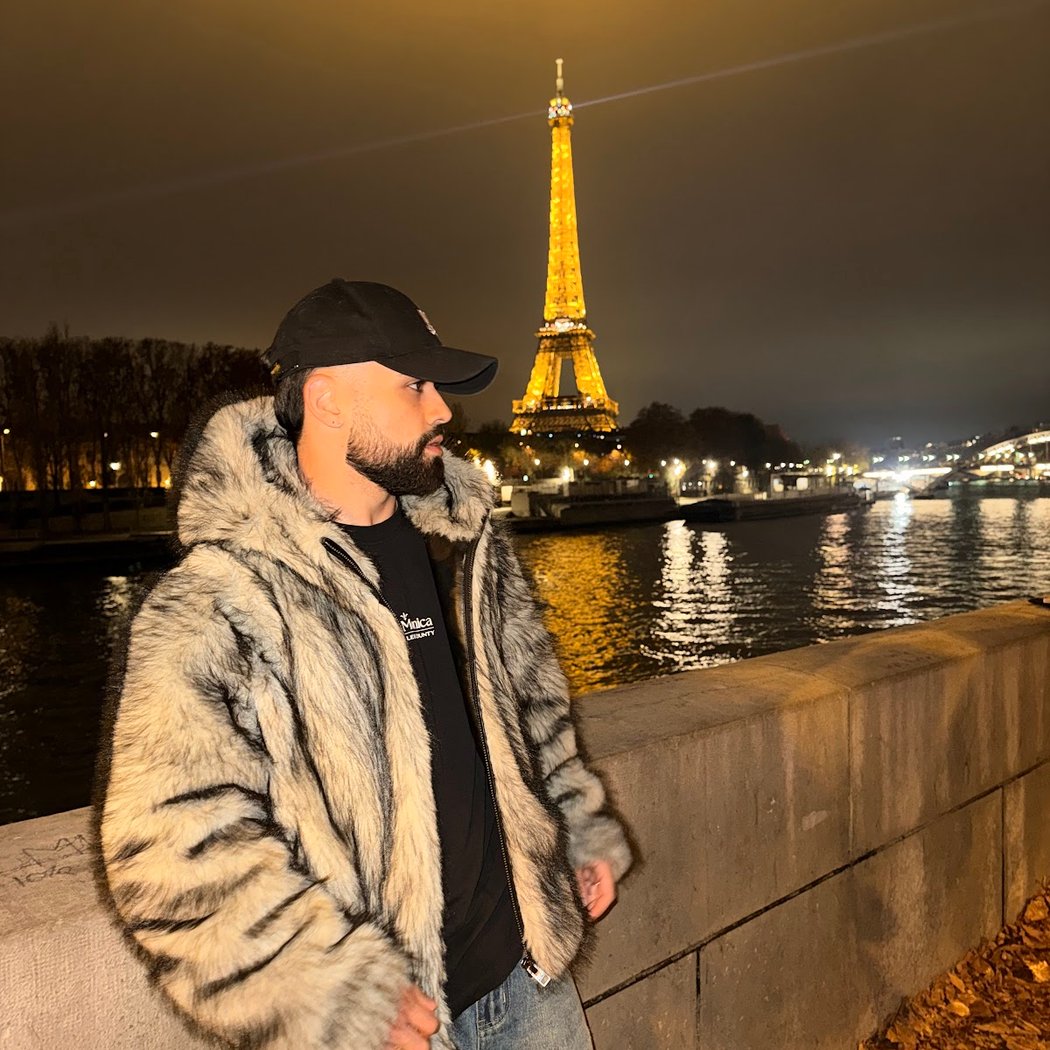 Eiffel Tower photo spots 3