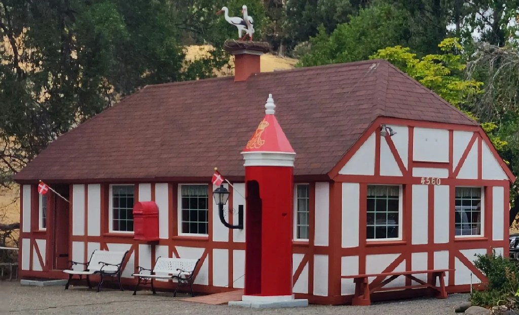 Discover the Petaluma Danish Soldiers Club 1
