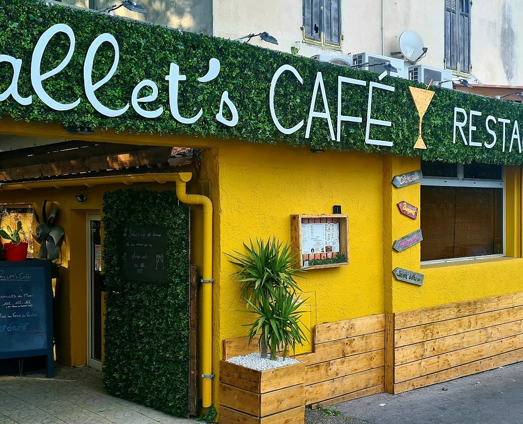 Pallet's Café 2