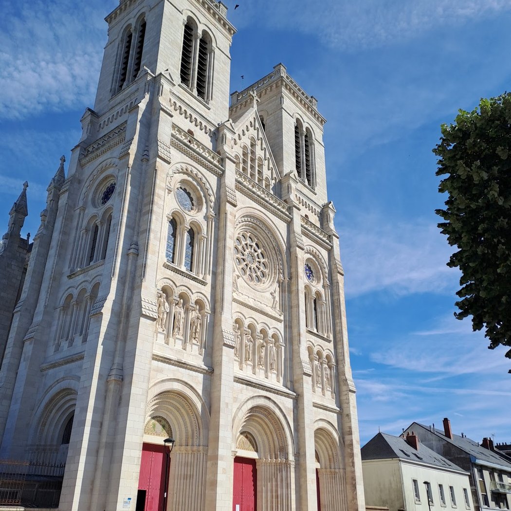 Basilica of St. Donatian and St. Rogatian 3