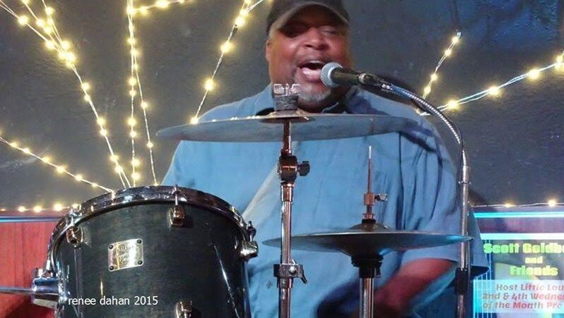 Dennis Dove Band 1