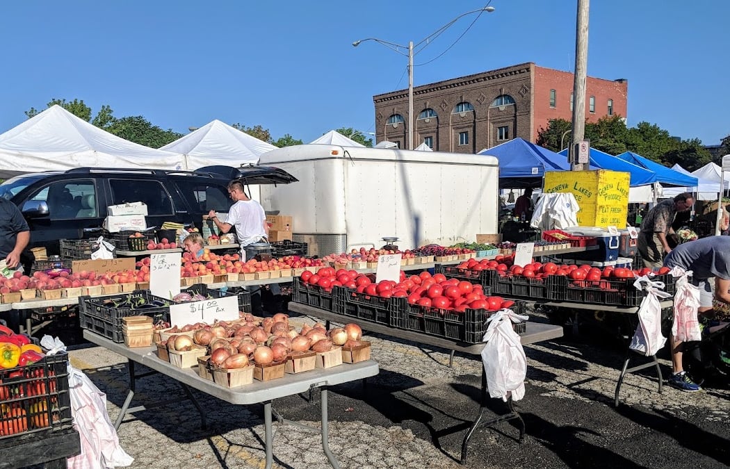 Saturday Farmers Market at Maple Avenue 2
