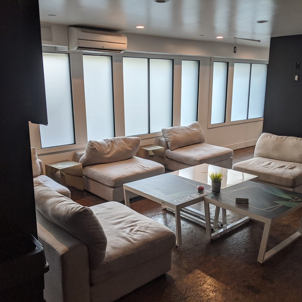 Lux Oakland 3