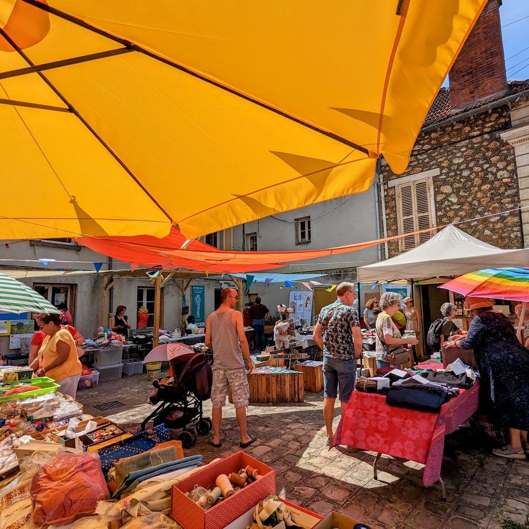 Brocante bricolage et jardinage 3