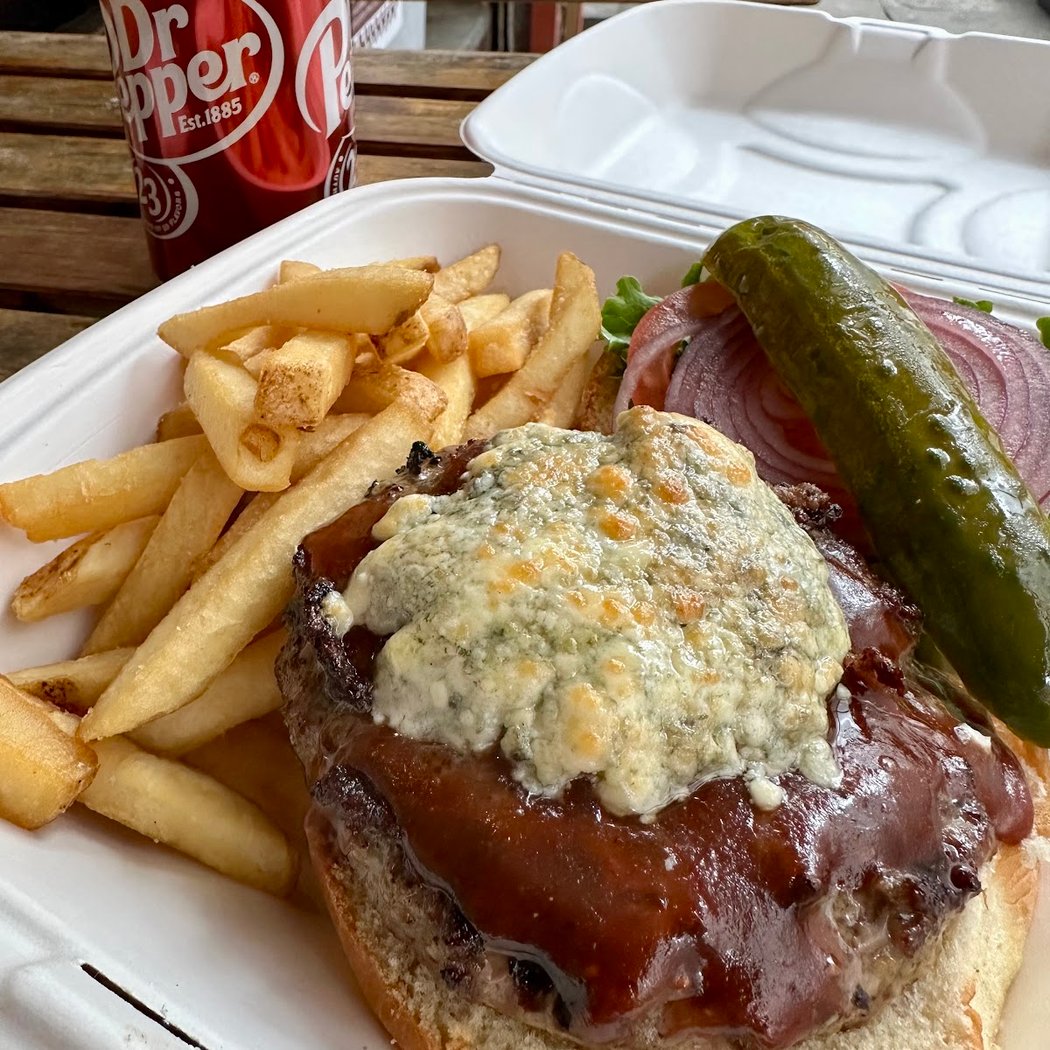 77 Burger 3