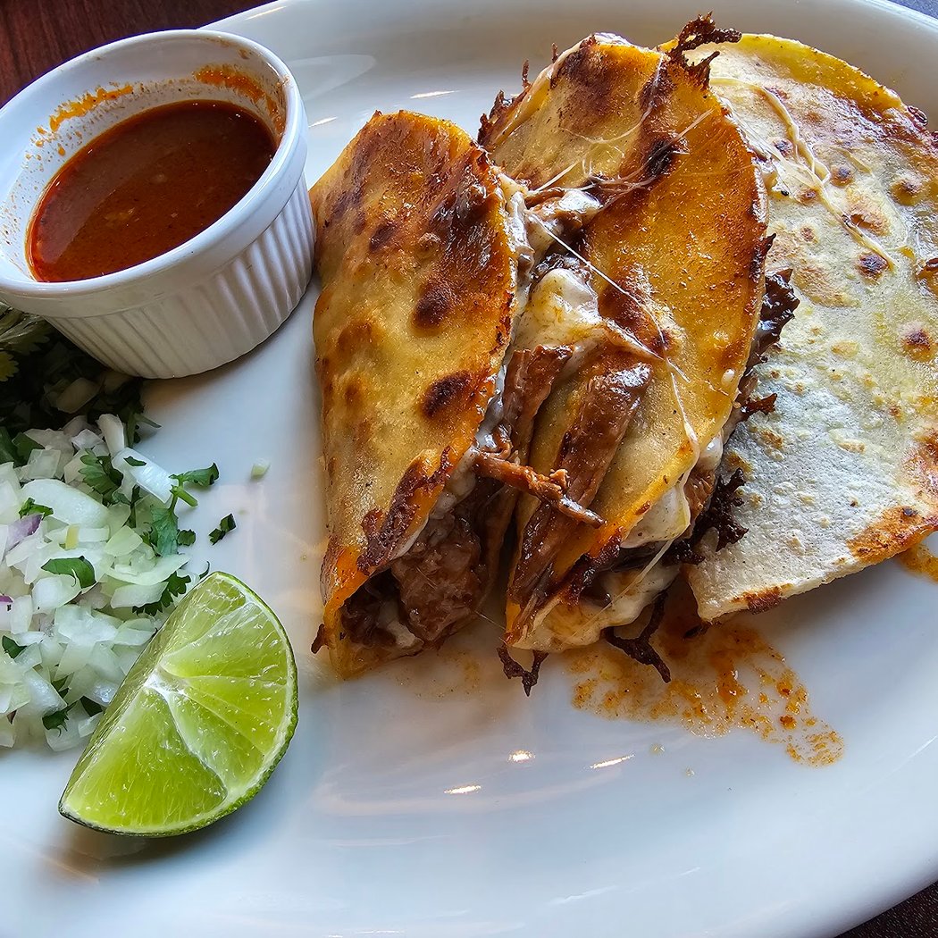Linda Patria Restaurant 1
