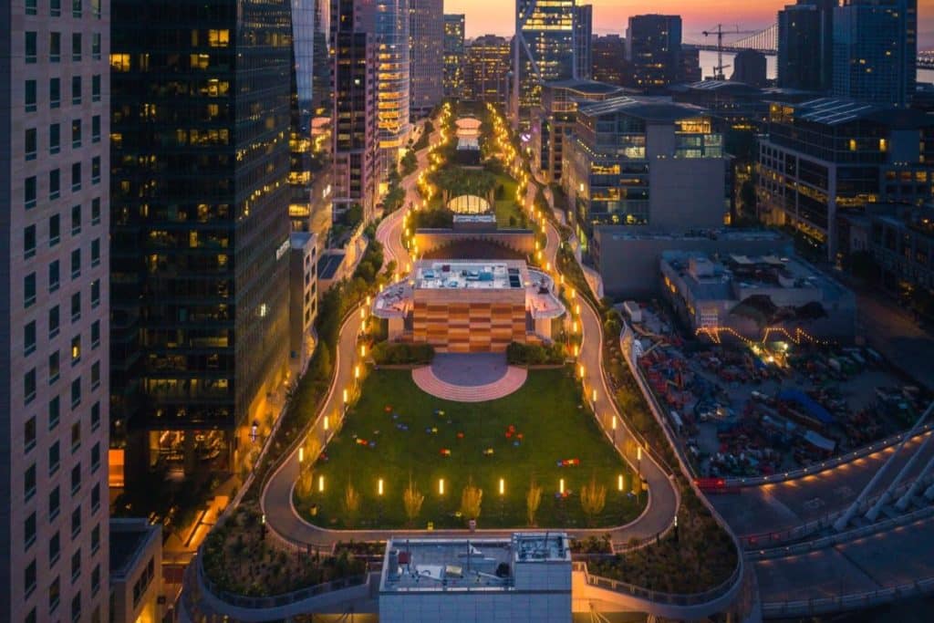 Salesforce Park — free rooftop garden with playground and gondola 1