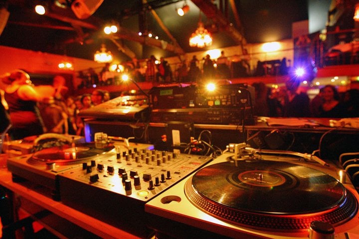 RIBOTE ROULETTE – Le Cabaret 1