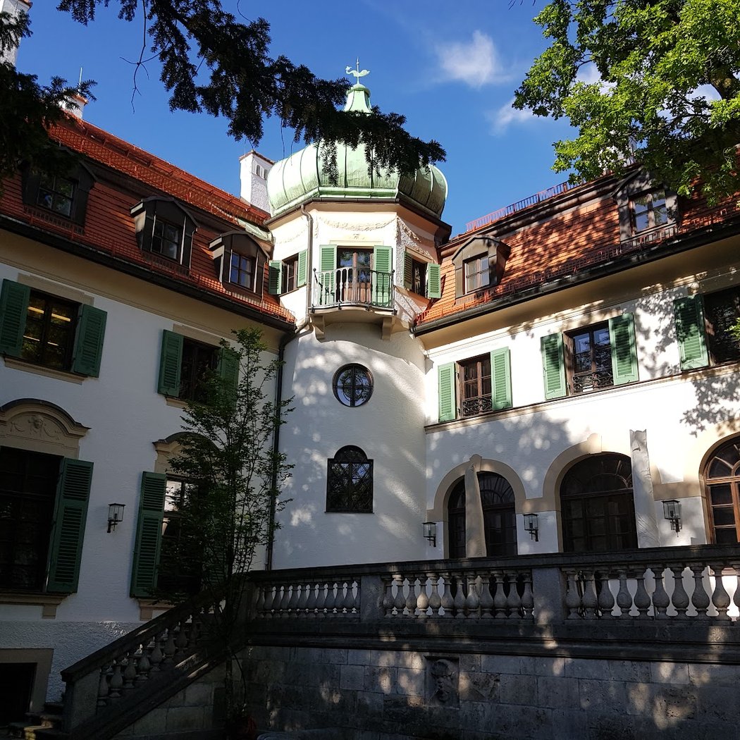 Maria Theresia 23. Biografie einer Münchner Villa 1