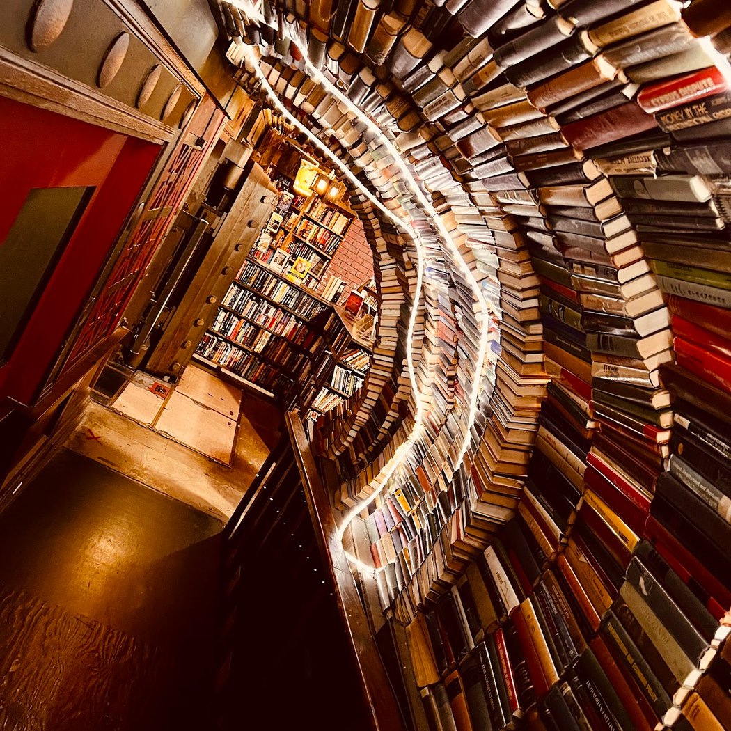 The Last Bookstore 1