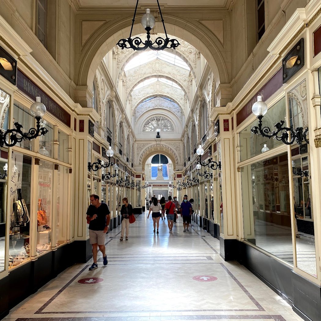 Passage Pommeraye, passez voir nos auteurs 5