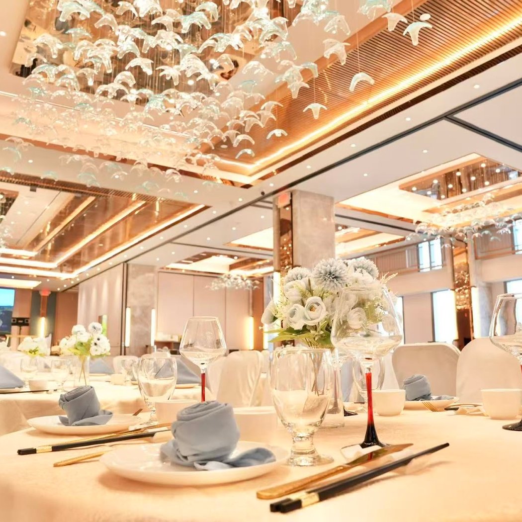 100 Feast & Lounge （ 萬豪大酒家） 2