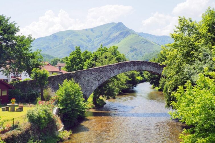 GR 10 Traversée des Pyrénées Randonnée dans les Pyrénées de l'Atlantiques à la Méditerranée 1
