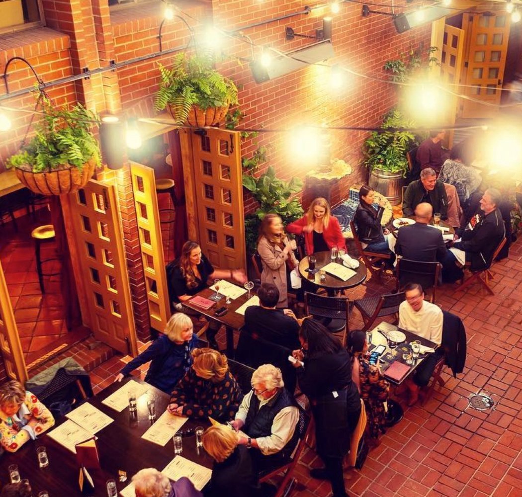 Cigar Bar & Grill 1