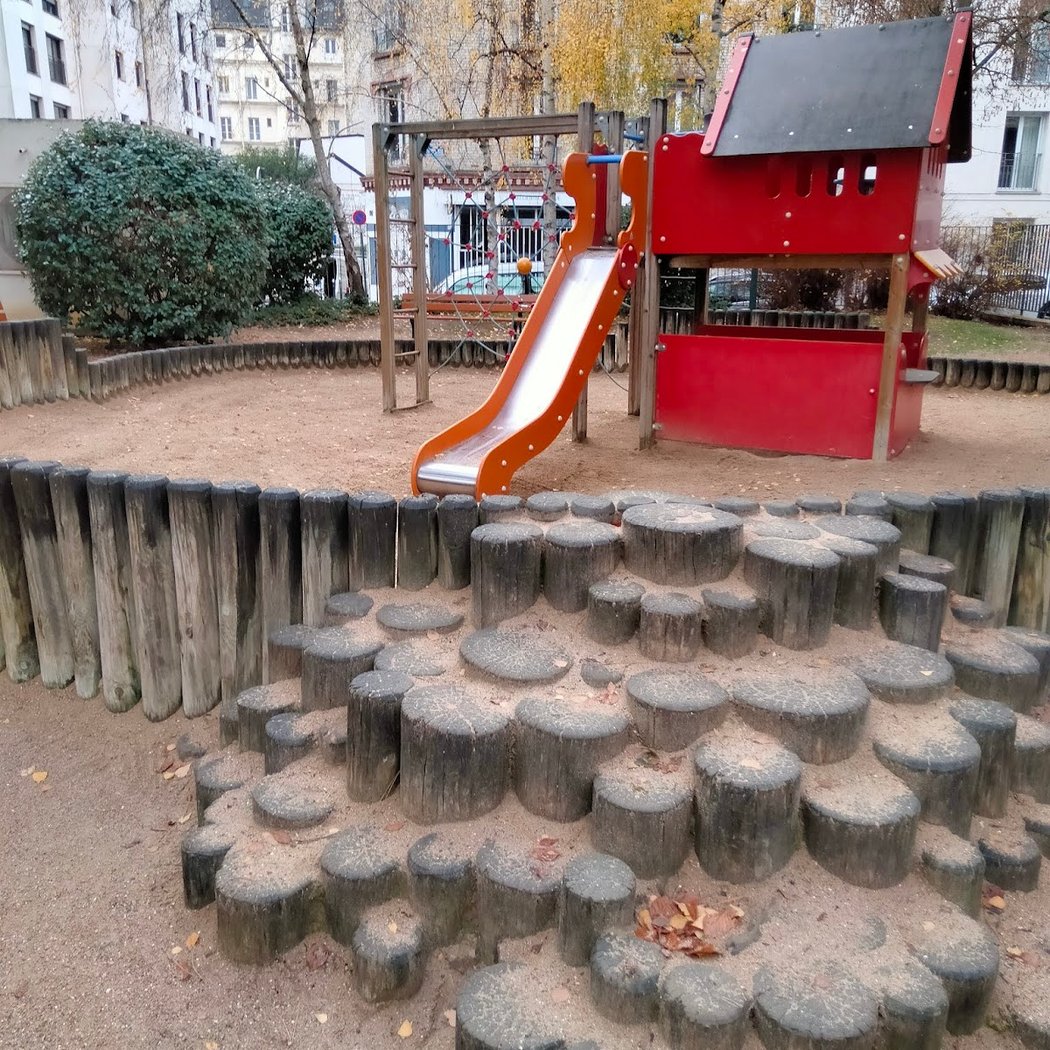 Square du Maréchal Juin 3
