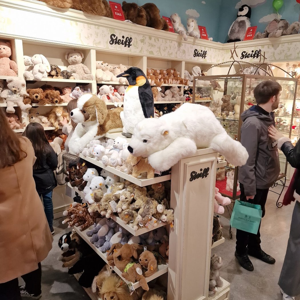 Hamleys 3