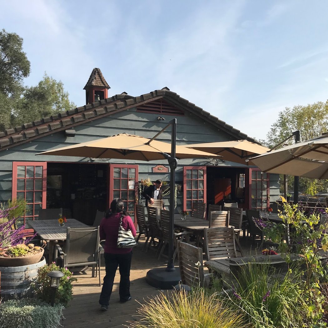 Hallcrest Vineyards: Holiday Market 2