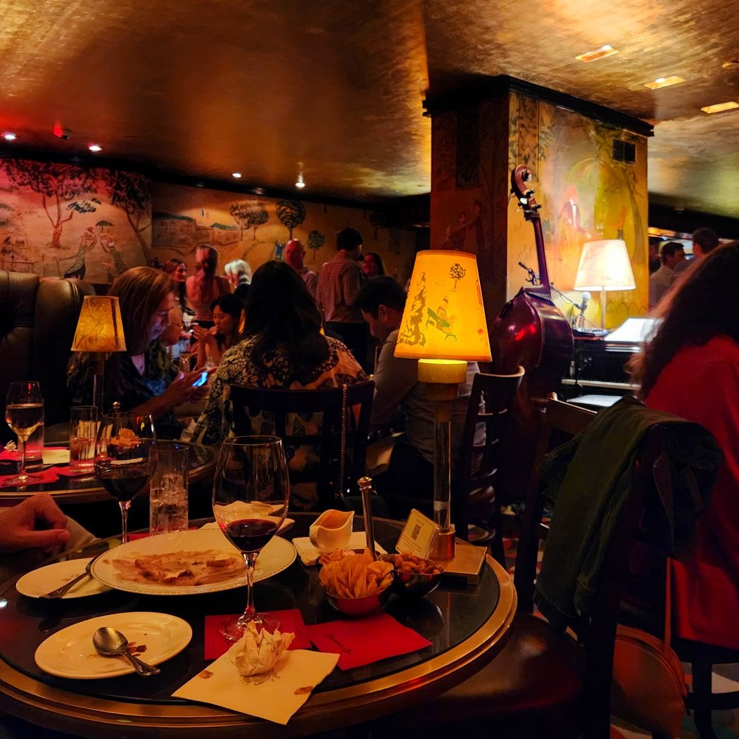 Café Carlyle 5
