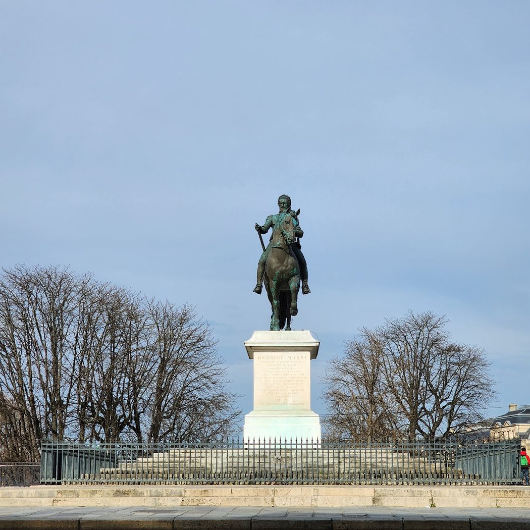 Equestrian Statue of Henri IV 2