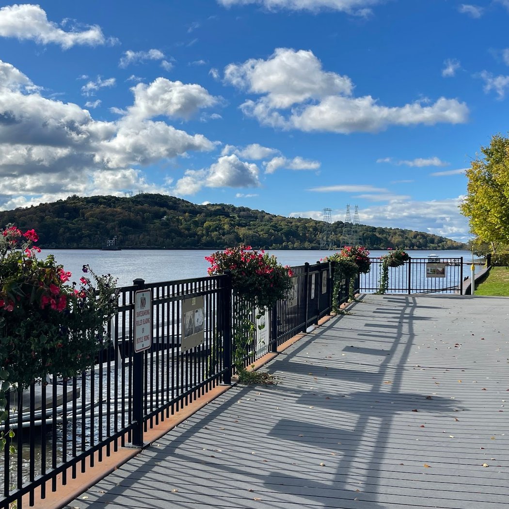 Waterfront Wednesday: Free Community Hudson-Athens Lighthouse Trips 4