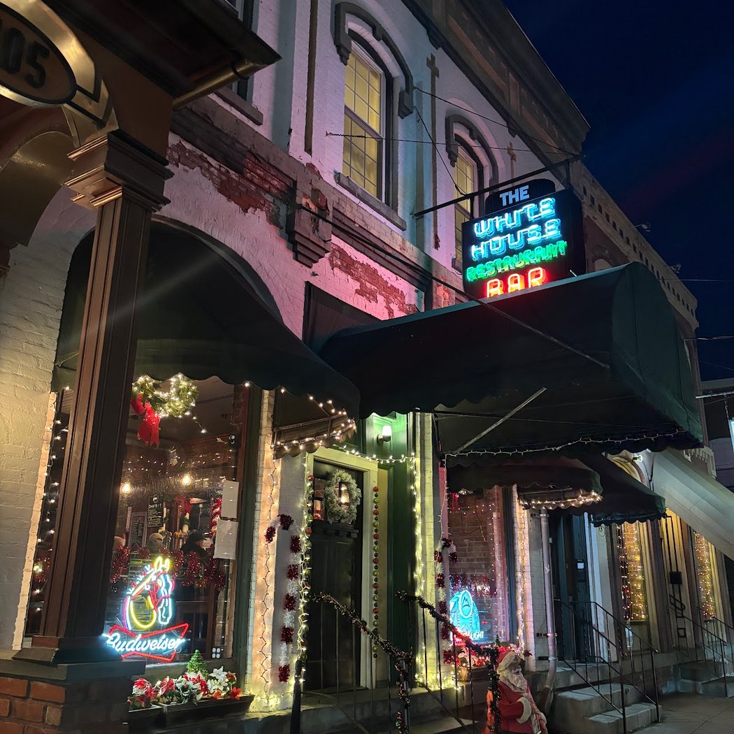 The White House Bar 2