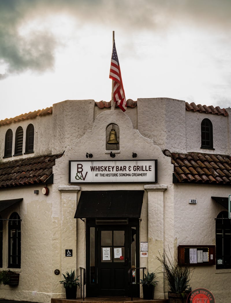 B&V Whiskey Bar & Grille 3