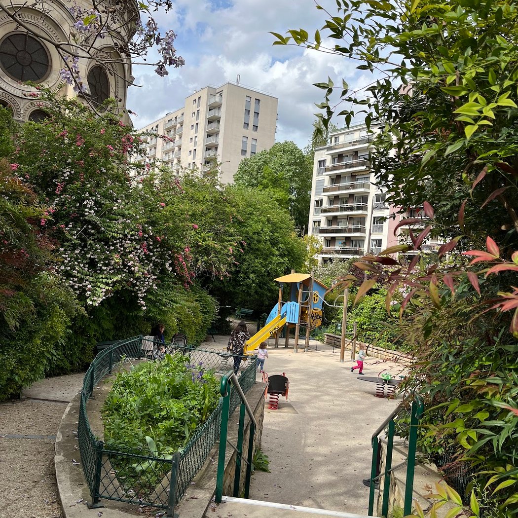 Square de Notre-Dame-de-la-Croix 3