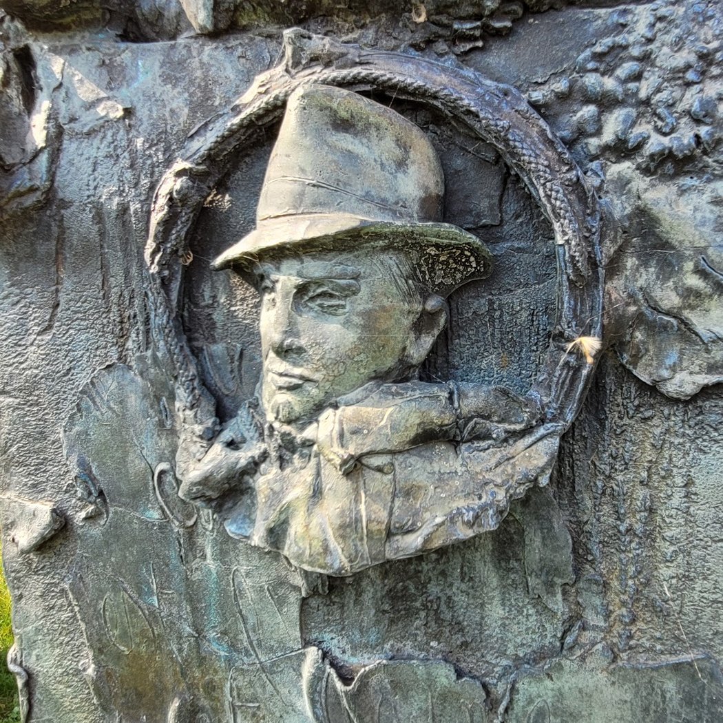Monument à Jean Moulin 1