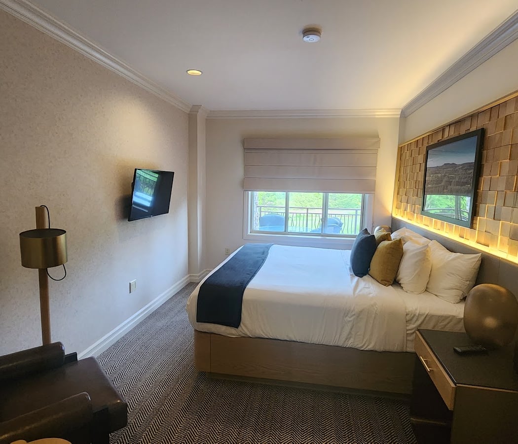 Grand Cascades Lodge 3