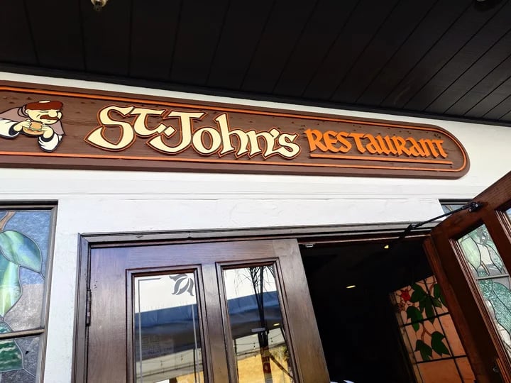 St. John's Bar & Grill 2
