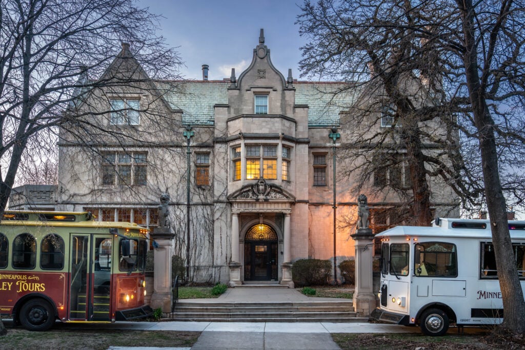 Candlelight Ghost Tour 2