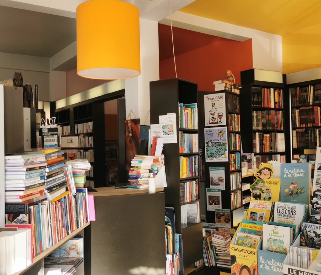 Librairie "Page 10/2" 1
