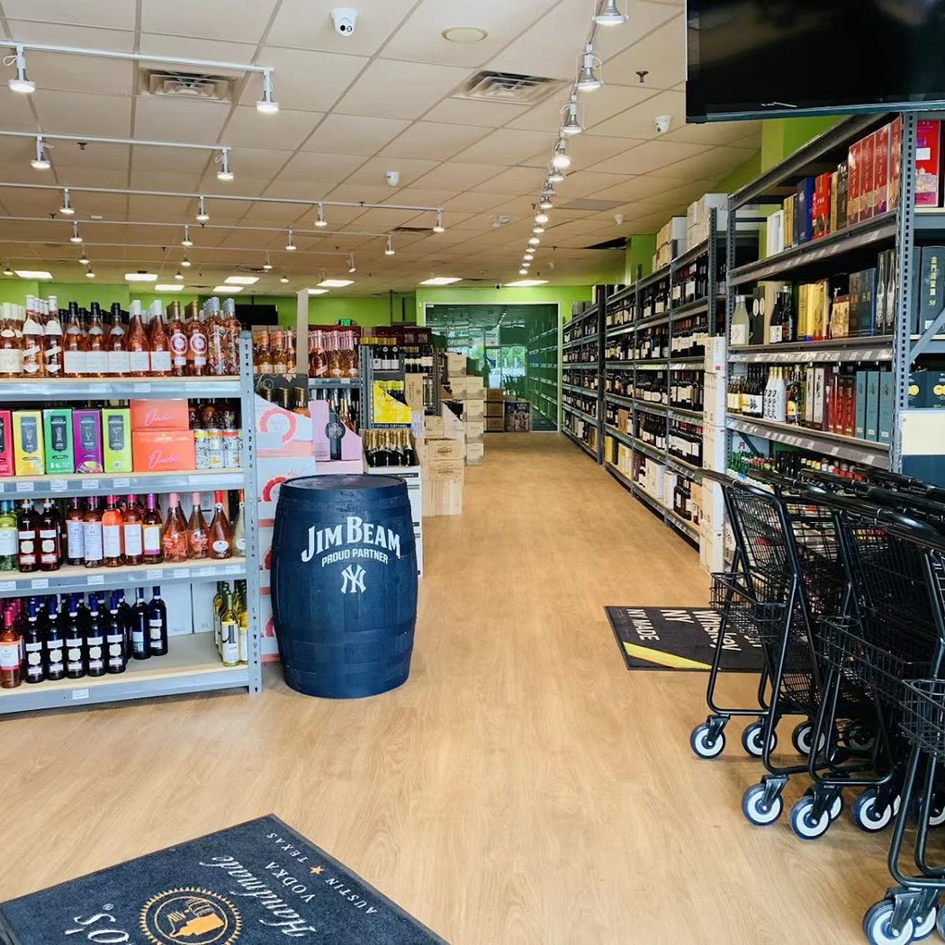 Rolling Barrel Wine & Liquor 3