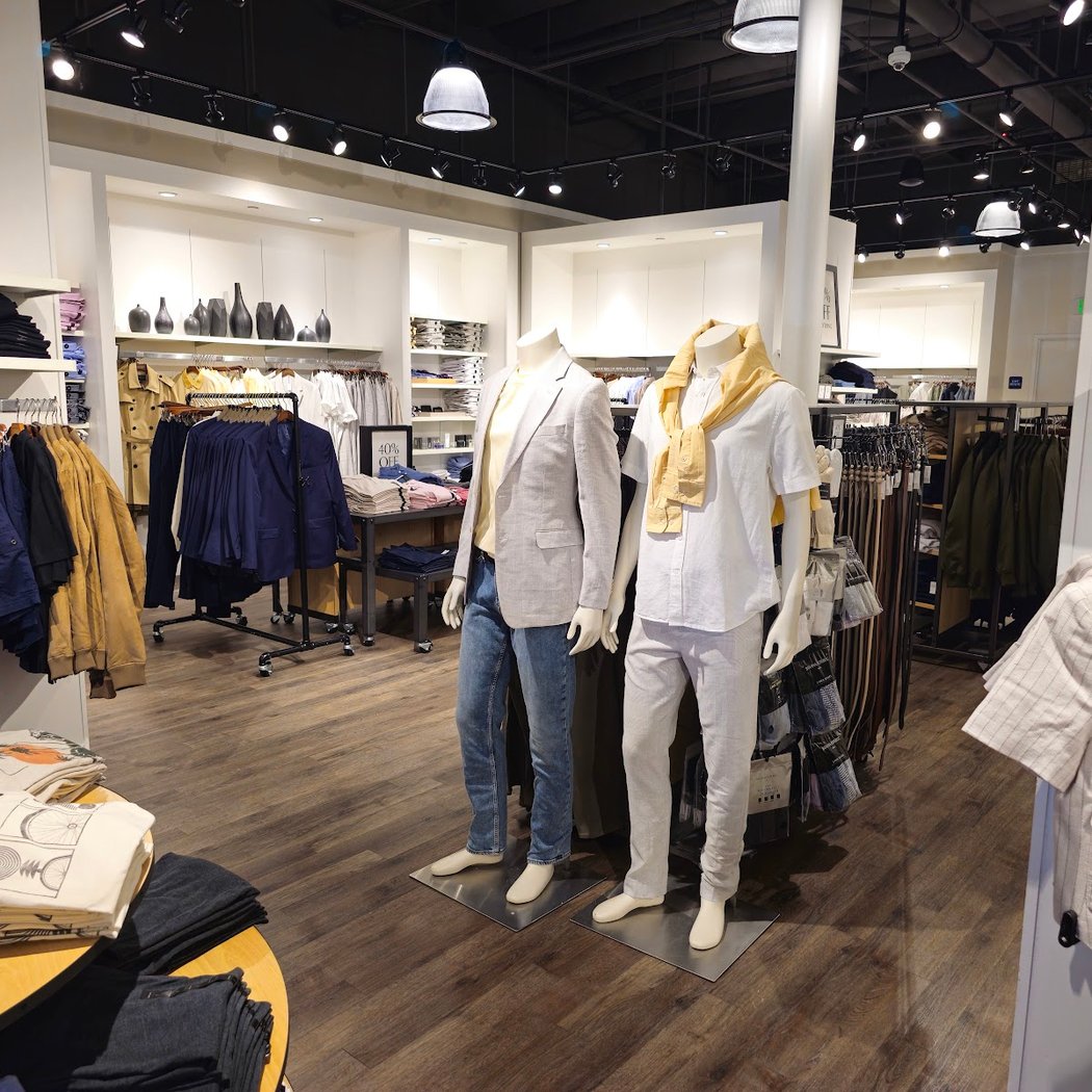 Banana Republic Factory Store 1