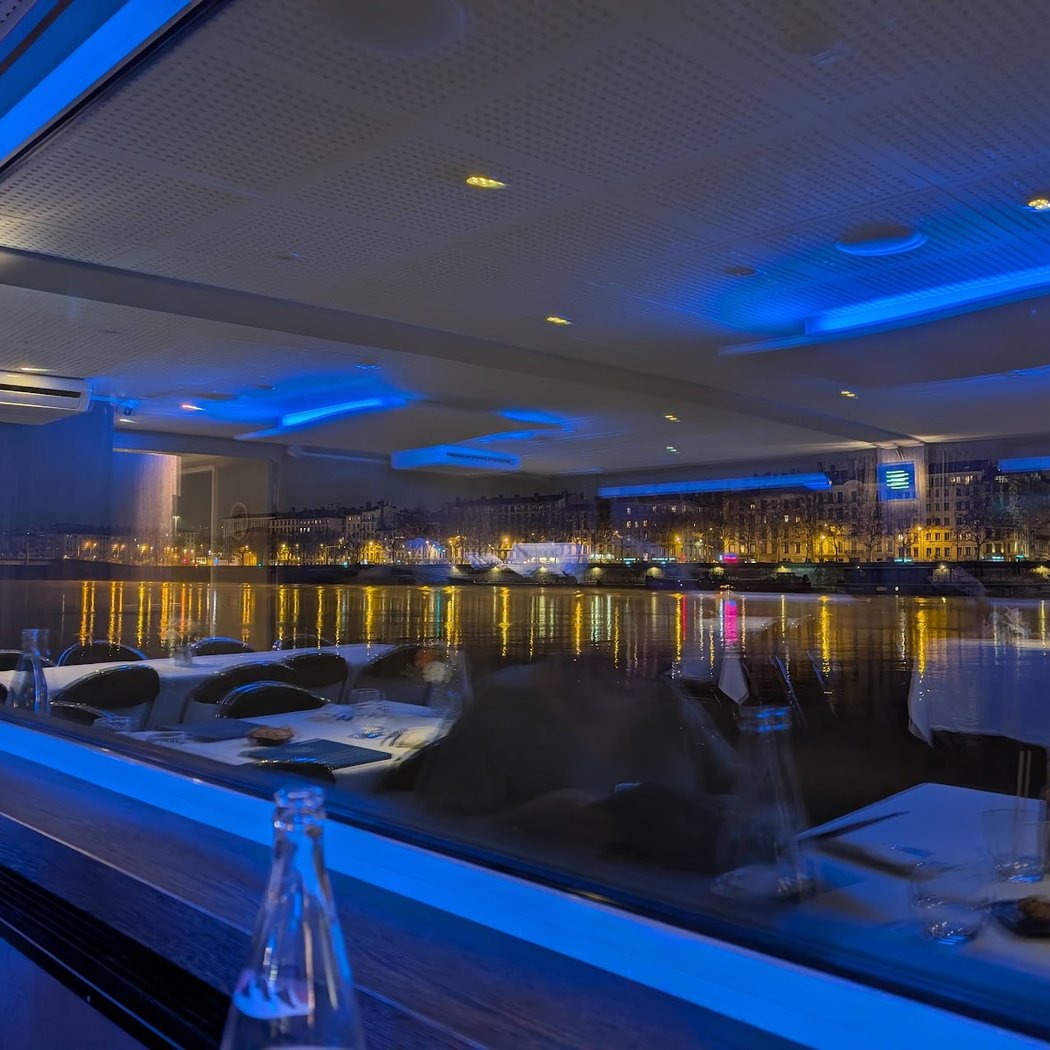 Boat Hermes Restaurant (Restaurant Cruises in Lyon) 3