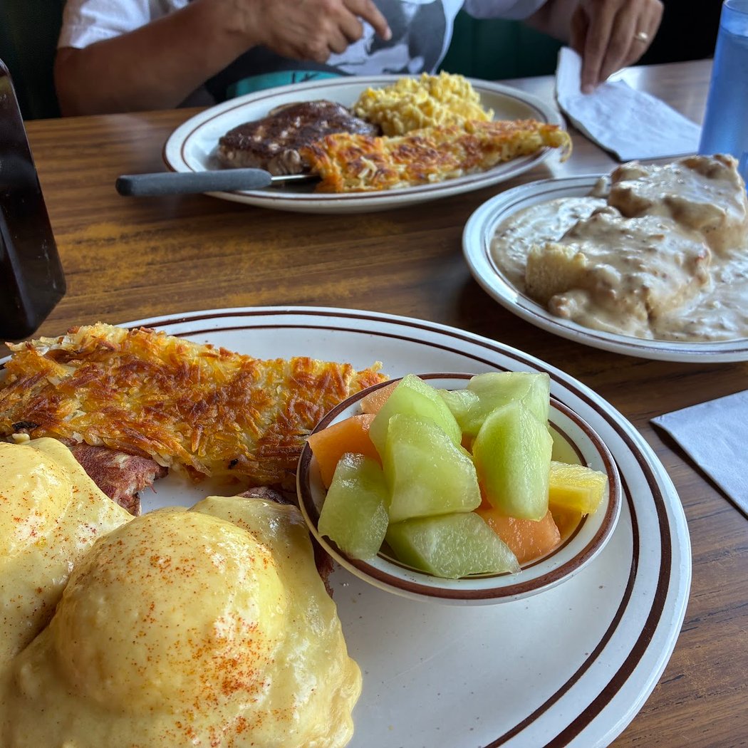 Bert's Café 3